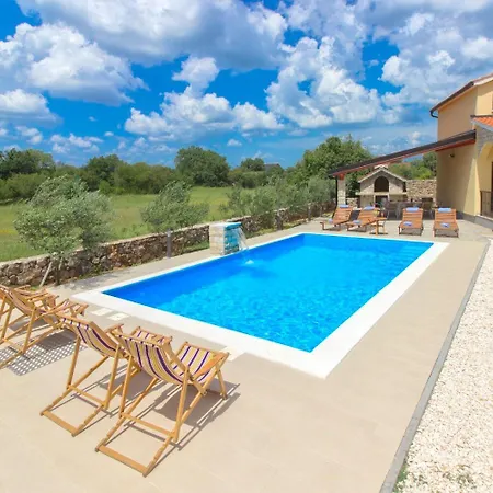Brist- With Pool * Bristane