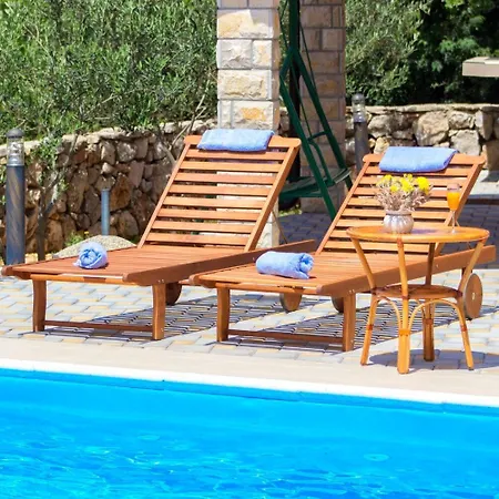 Holiday home Brist- With Pool Bristane