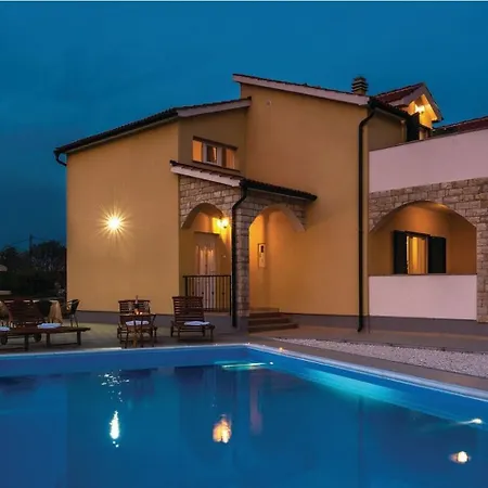 Holiday home Brist- With Pool *