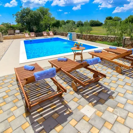 Brist- With Pool *