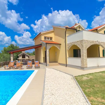 Brist- With Pool * Bristane